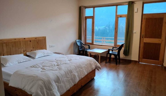 Room in Manali with mountain and river view front Balcony-8