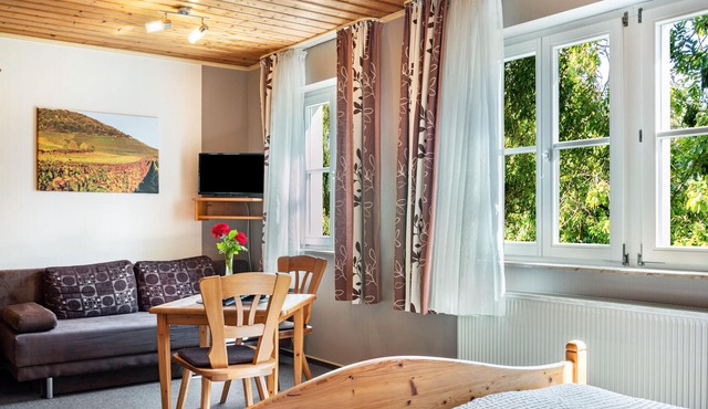 Room 'Lutz - Zimmer 2' with Shared Terrace, Shared Garden and Wi-Fi