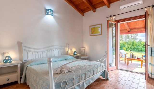 Room 'Matrimoniale' with Private Terrace, Wi-Fi and Air Conditioning