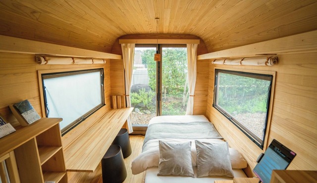 Room only 1 night plan Wooden trailerstyle tiny house lodging bedding bed /Utsunomiya Tochigi