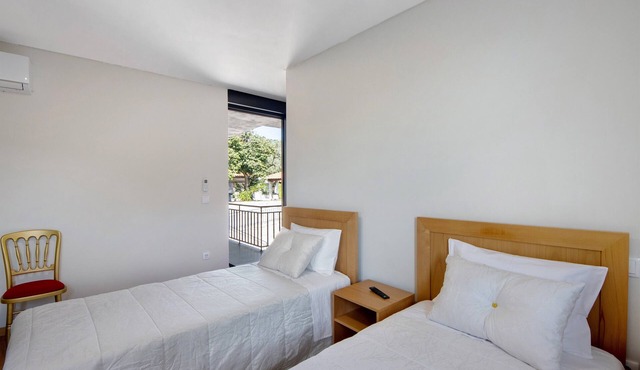 Room 'Quarto 6' with Mountain View, Wi-Fi and Air Conditioning