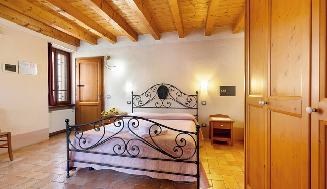 Room 'Rosa' with Shared Garden, Wi-Fi and Air Conditioning