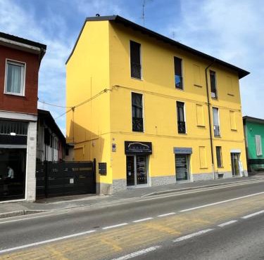 Room Saronno + B&B