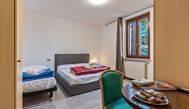 Room 'Tripla' with Shared Terrace, Wi-Fi and Air Conditioning