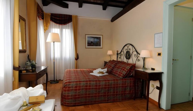 Room 'Villa Goetzen - Camera Matrimoniale' with Wi-Fi and Air Conditioning