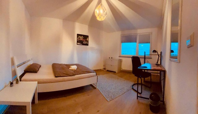 Room "white" in shared flat - central & quiet - VW, Autostadt, VfL parking lot and WLAN