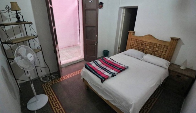 Room with excellent location and private bathroom.