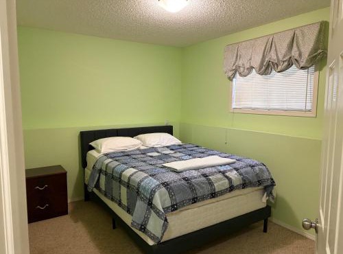 Room with Extra Comfort near West Edmonton Mall Room 3