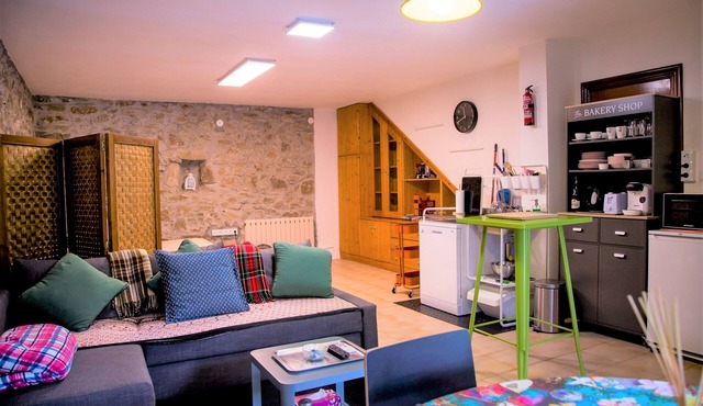 Room with Private Bathroom in a Traditional Basque House with a Terrace