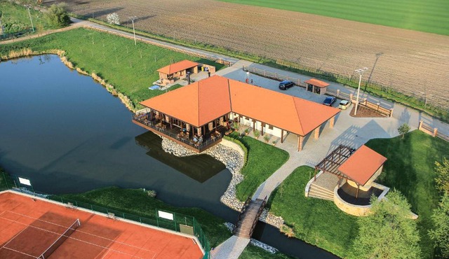 Rooms & Restaurace Na Jitrách