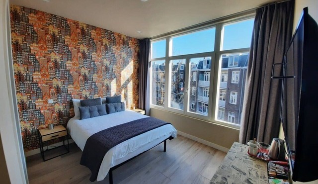 RoomWest Double with ensuite bathroom