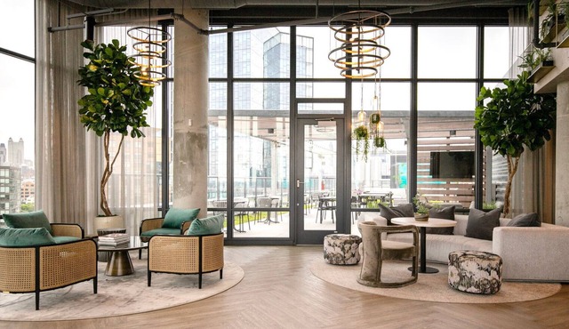Roomy River West 1BR w/ Rooftop & Gym, steps to Blue Line, by Blueground