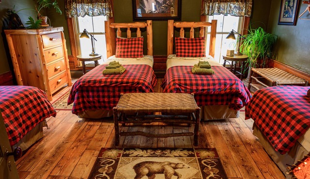 RoosterComb Inn