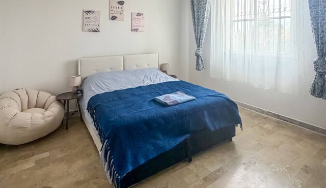 Root and Rise - Double Room with Shared Bathroom