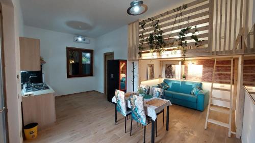 Rosa Room