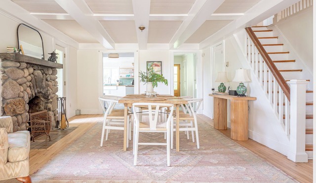 Rose Meadow: Quiet 1800s Farm House
