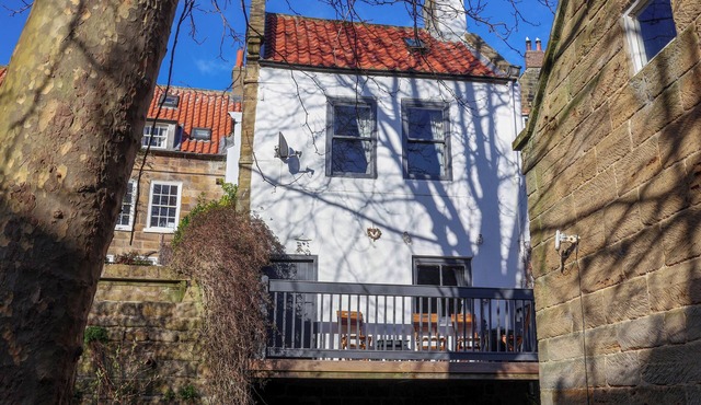 ROSEBERRY COTTAGE, family friendly in Robin Hood’s Bay