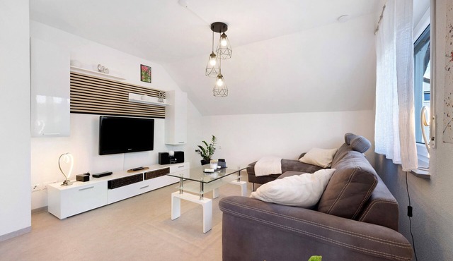 Rosengarten Apartment with Balcony, 3 DTV Stars & 3 Paw Stars