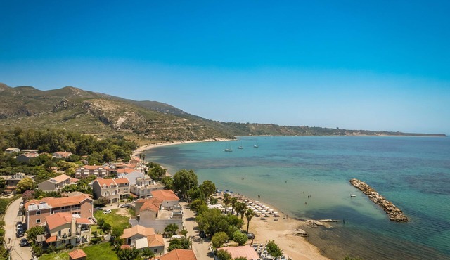 Rosilion Studios & Apartments