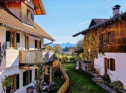 Rost Apartments - Moderne Chaletwohnung beim Staffelsee