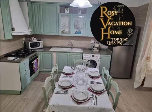 Rosy Vacation Home
