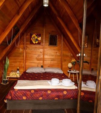 Rousse Cabin