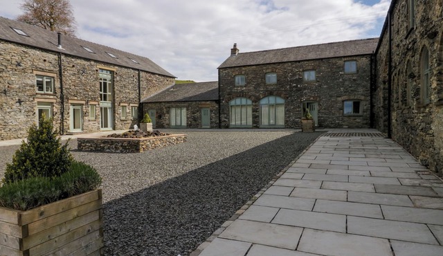 ROWAN COTTAGE, family friendly, luxury holiday cottage in Backbarrow