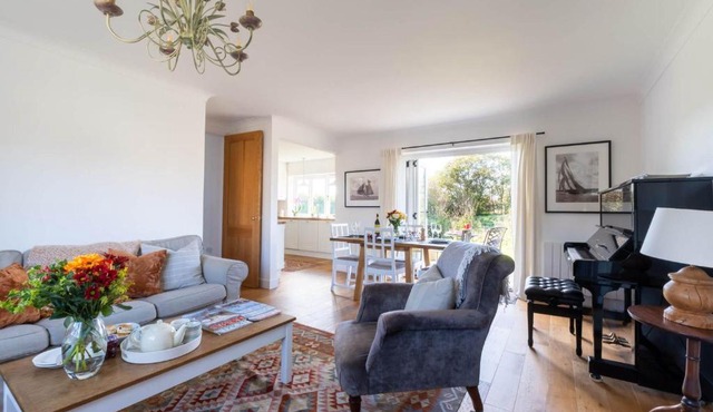 Rowes Cottage