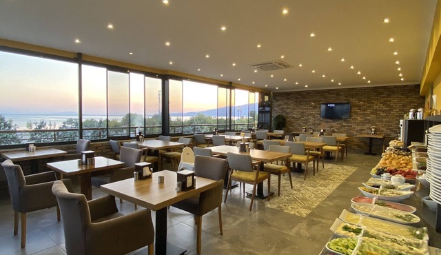 Roy Otel Akçay