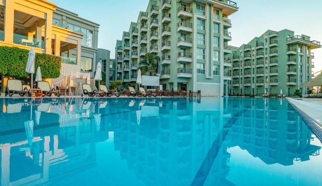 Royal Atlantis Spa & Resort