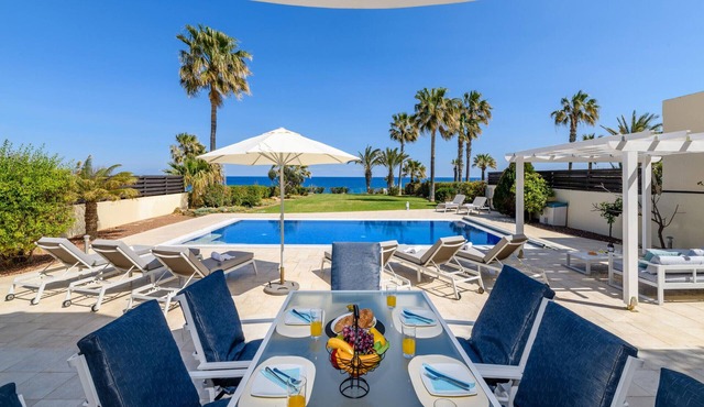 Royal Beachfront Villa - Steps from the Beach