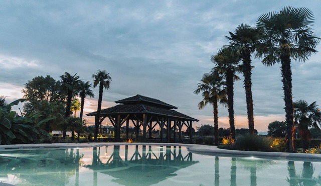 Royal Garden Hotel