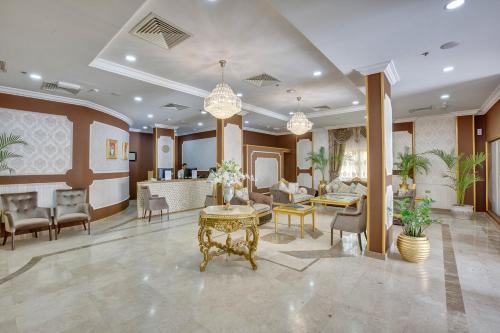 Royal Hotel