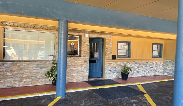 Royal Inn