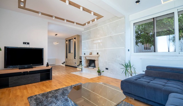 Royal Lux Residence - with Spa and Sea View