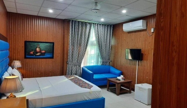 Royal Motel Executive