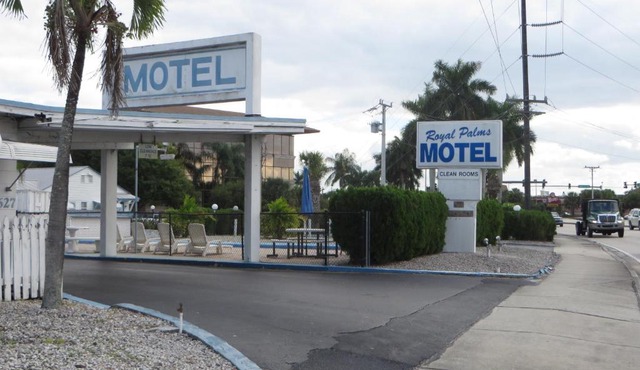 Royal Palms Motel