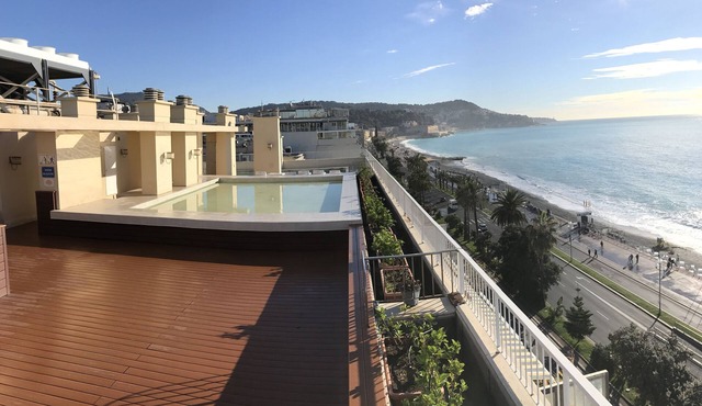 Royal promenade: Studio Carré d'Or with swimming pool
