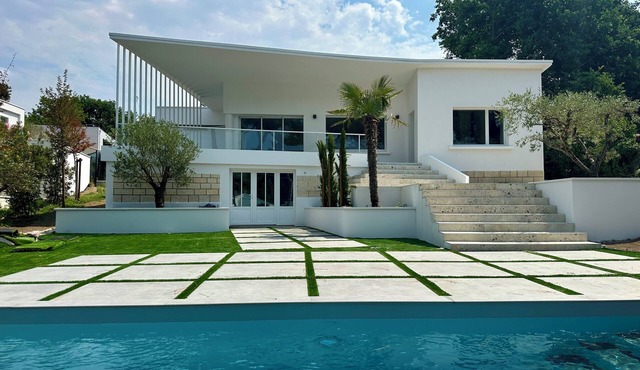ROYAN PONTAILLAC UPSCALE VILLA "LES PINS" 2/4/6 PERSONS WITH POOL