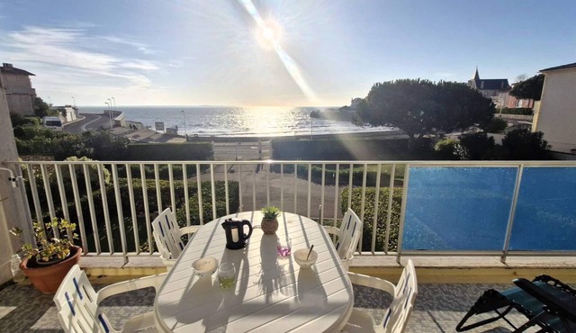 ROYAN – Wake up to the sea in this charming RUSTIC studio – Plage du Pigeonnier