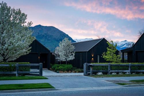 Roys Peak House, Architectural Gem in Wanaka
