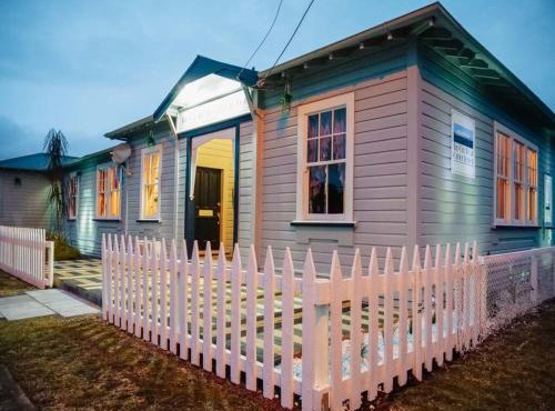 Ruapehu's 5-Star OLD POST OFFICE - Opulent 1-3 Bdr West Wing incl Sauna & Hot-Tub