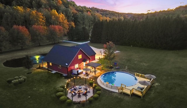 Ruby Ridge | Fishing Pond, Speakeasy, Theater, Heated Pool, GameRoom & More