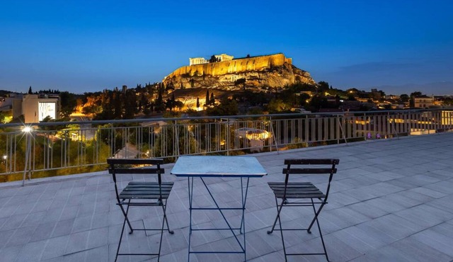 Ruby ' s Best Acropolis Apartment