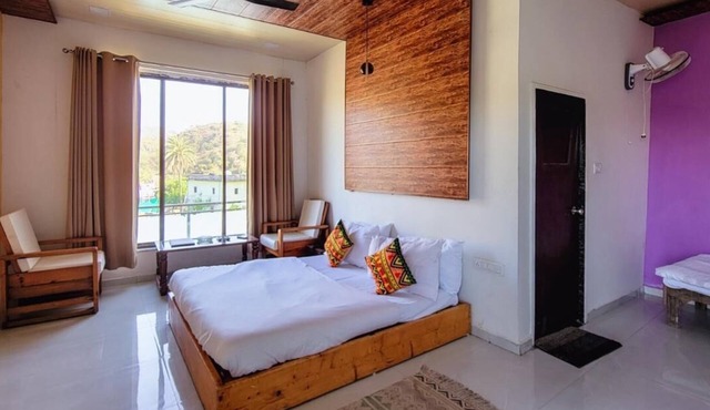 Rudraksh Inn