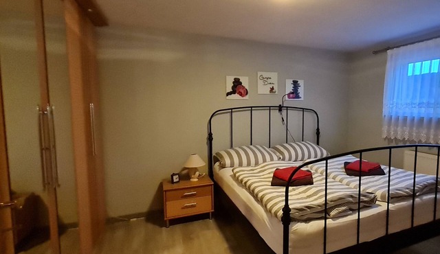 Ruhige Einliegerwohnung mit Eigenem Zugang in Einfamilienhaus mit Gartennutzung