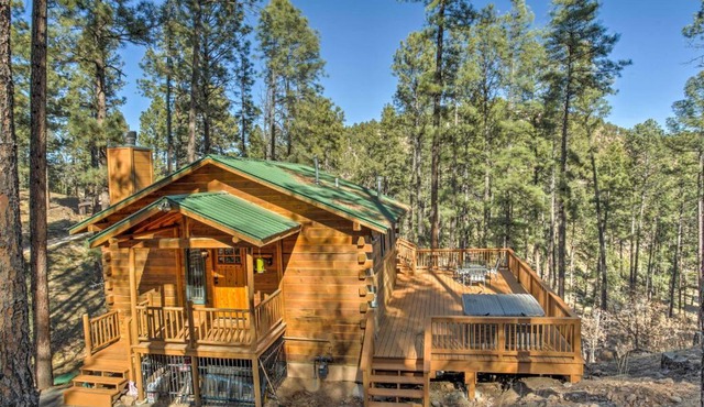 Ruidoso Log Cabin Retreat - Peaceful & Convenient
