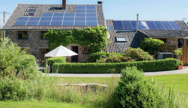 Ruim vakantiehuis in Theux met een zwembad