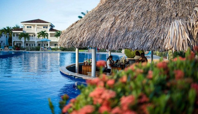 Rum Punch- Beachfront Bungalow Pool Kayaks Pier