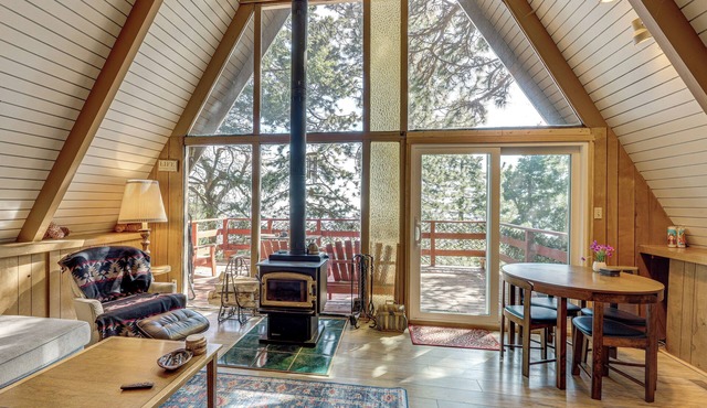 Running Springs Retreat: Ski, Hike & Relax!
